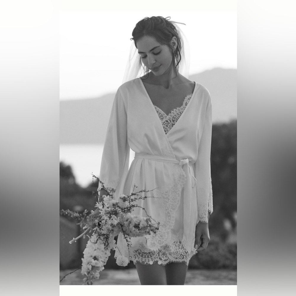 Homebodii Sian Satin Robe